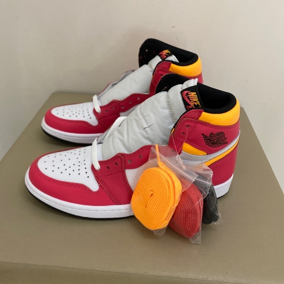 New Nike Air Jordan  1 Retro OG Light Fusion Red. Size 9. #555088 603 - Picture 6 of 7